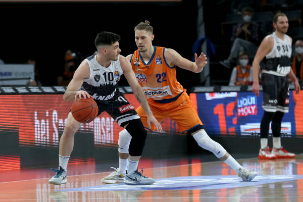 下了伏笔 下了伏笔